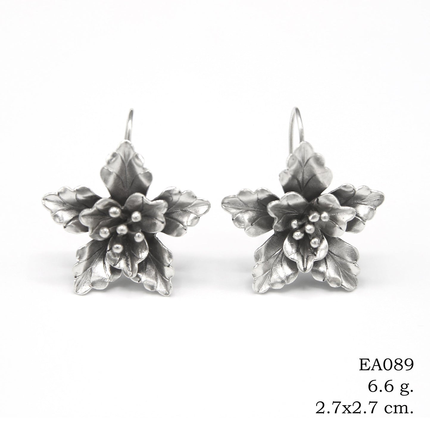 The best things are handmade. Flower earrings.