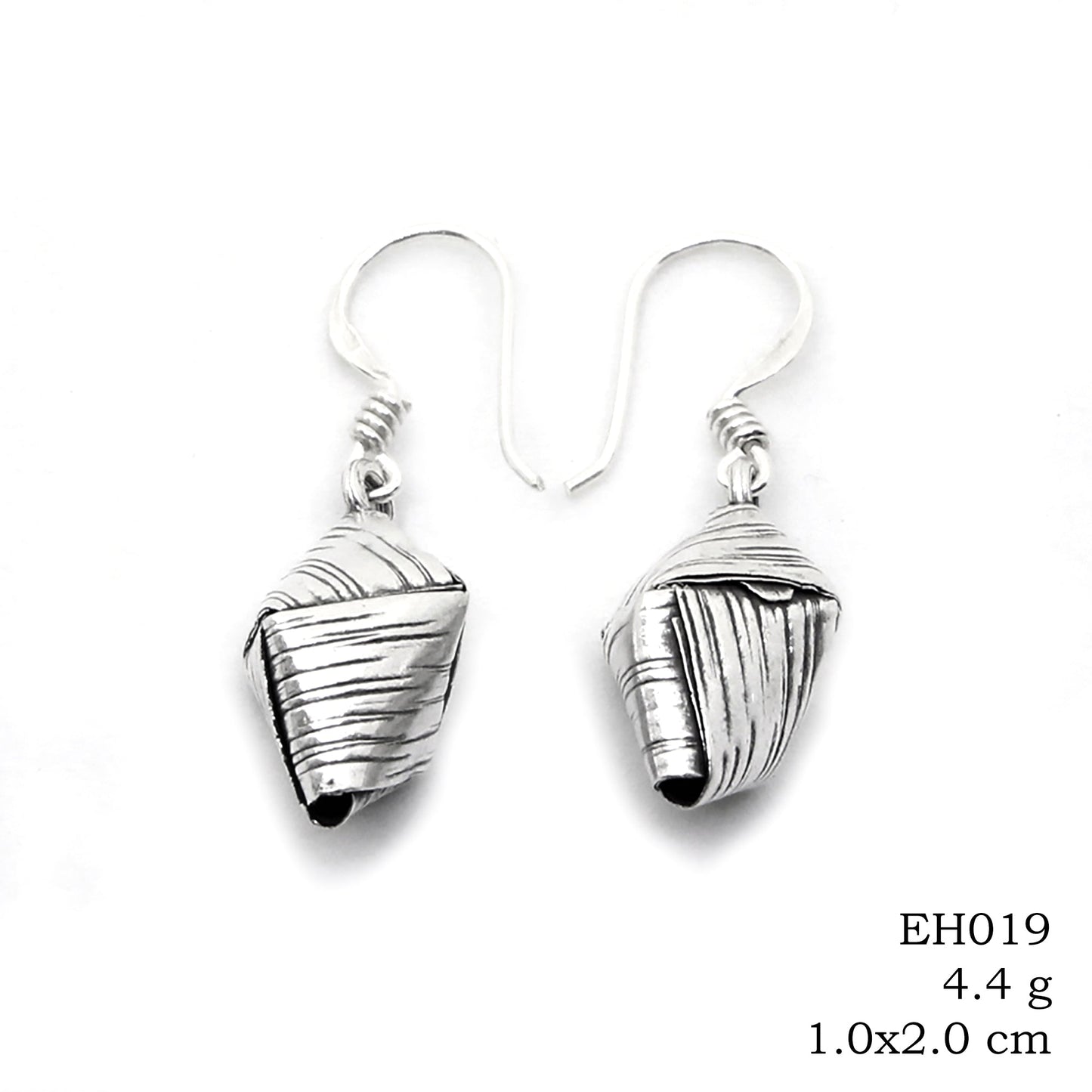 Timeless texture for your silver earrings collection.