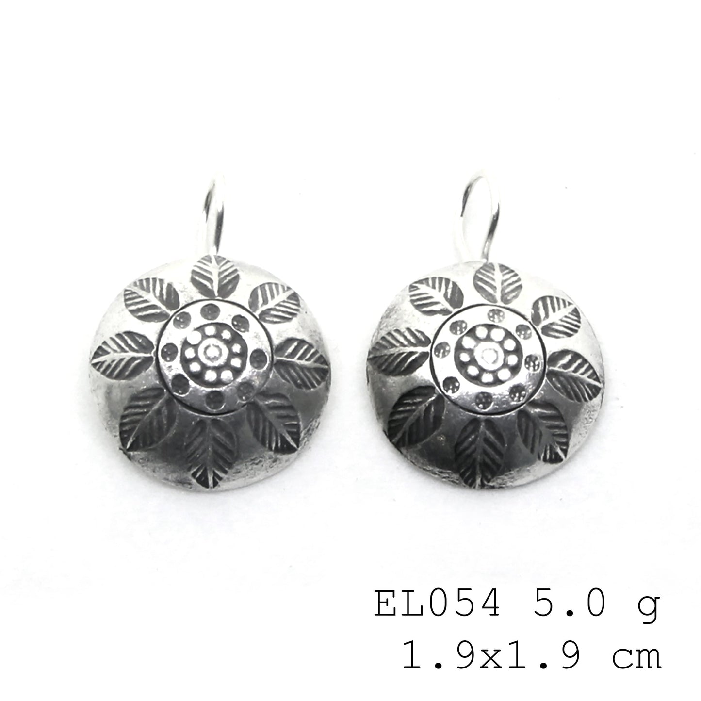 Pure silver artistry in every leaf-shape silver earrings.