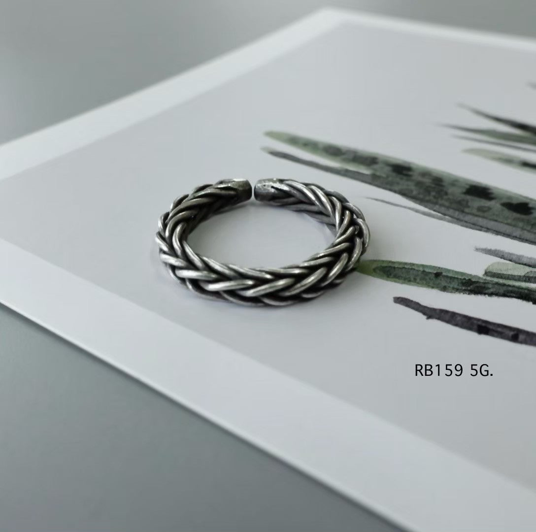 handmade with heart. Silver ring.