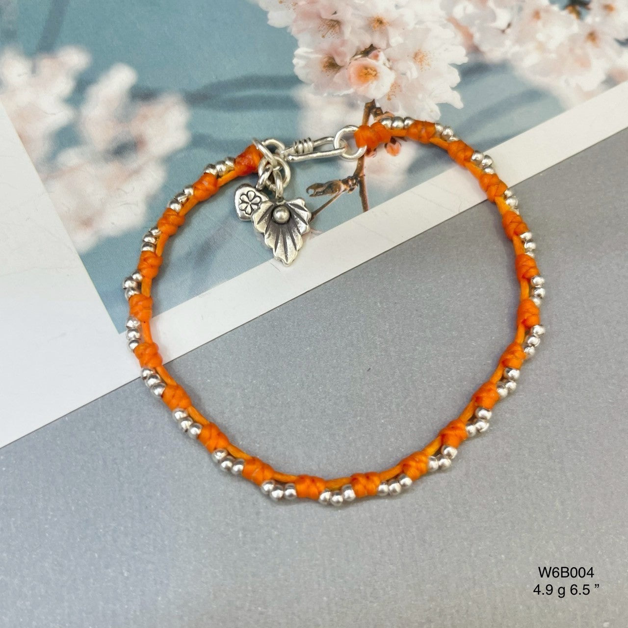 Minimalist silver bracelet, maximum style – and it's on sale!