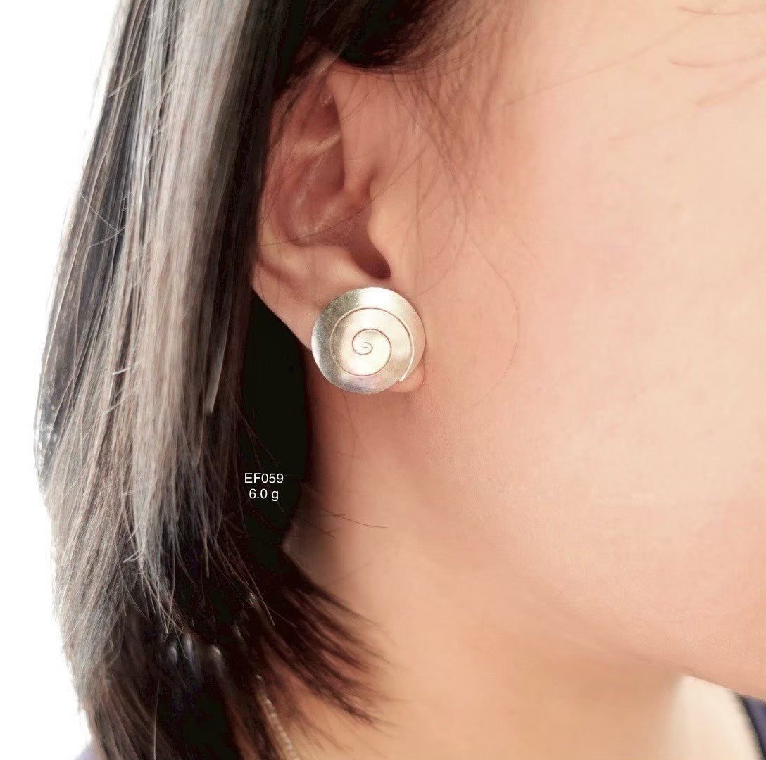 A touch of pure class. Pure silver earrings.