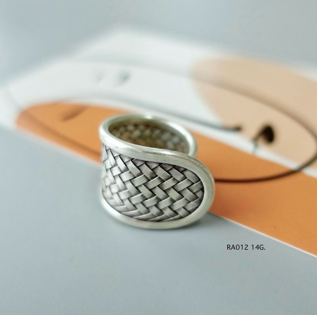 Simply stunning silver ring.