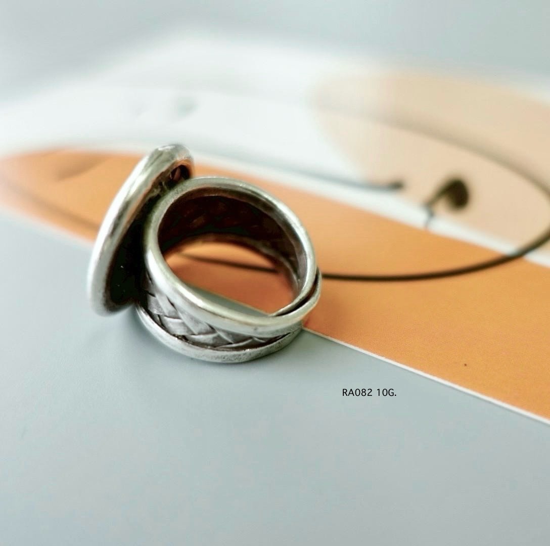 Shine with pure silver ring.