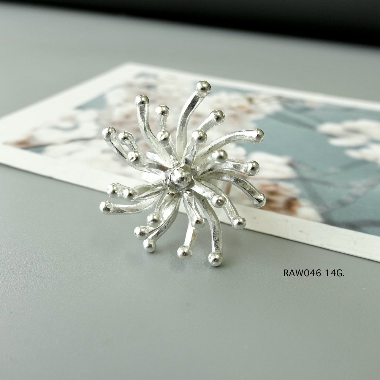 The essence of elegance. Handmade silver ring.