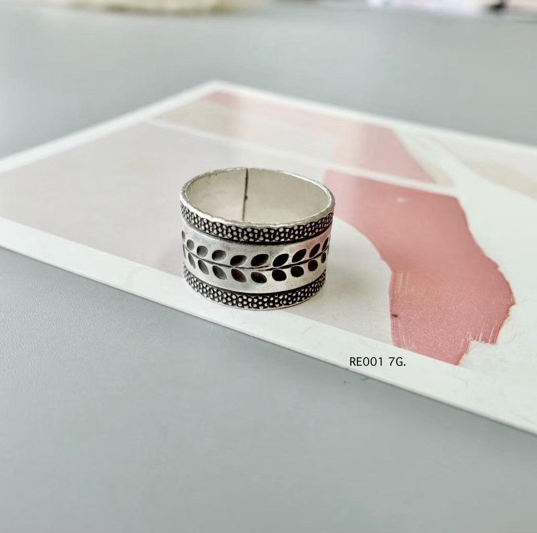 Silver ring. Silver forged by tradition.