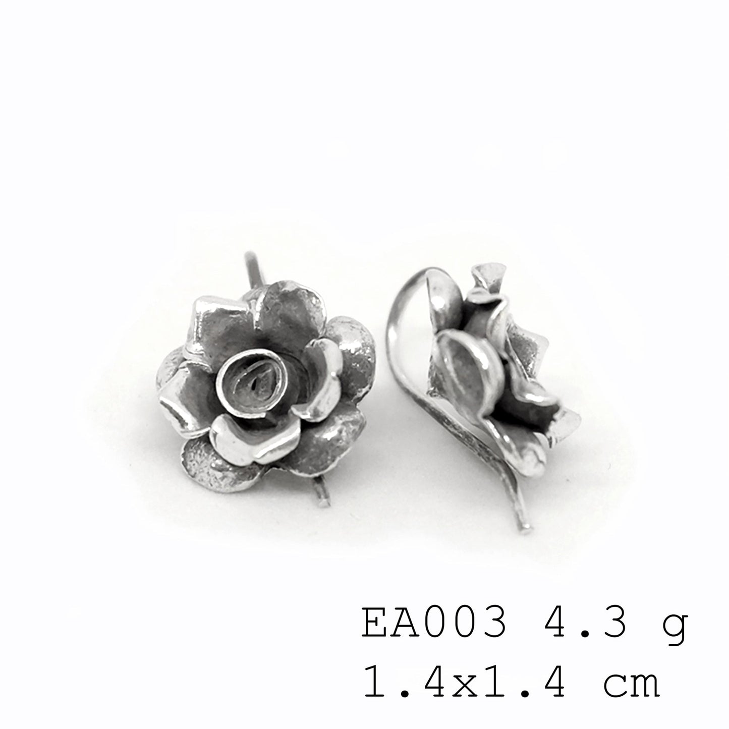 Treat yourself! Beautiful silver earrings.