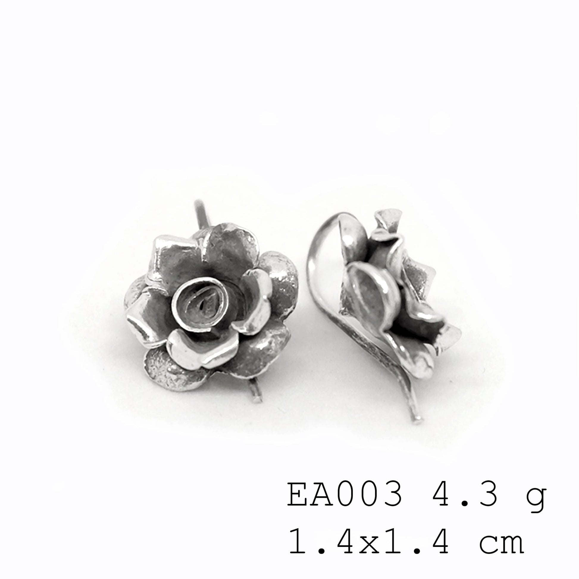 Treat yourself! Beautiful silver earrings.