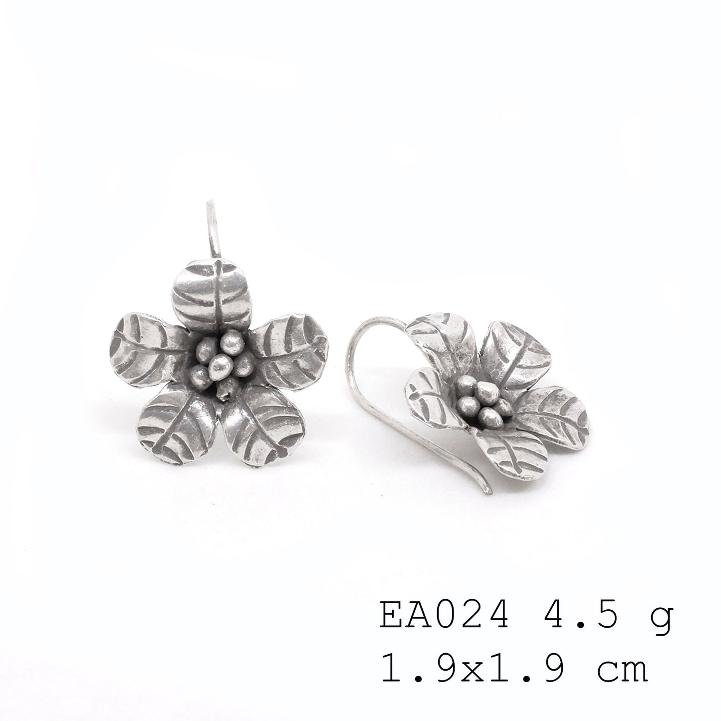 Flower power silver earrings.