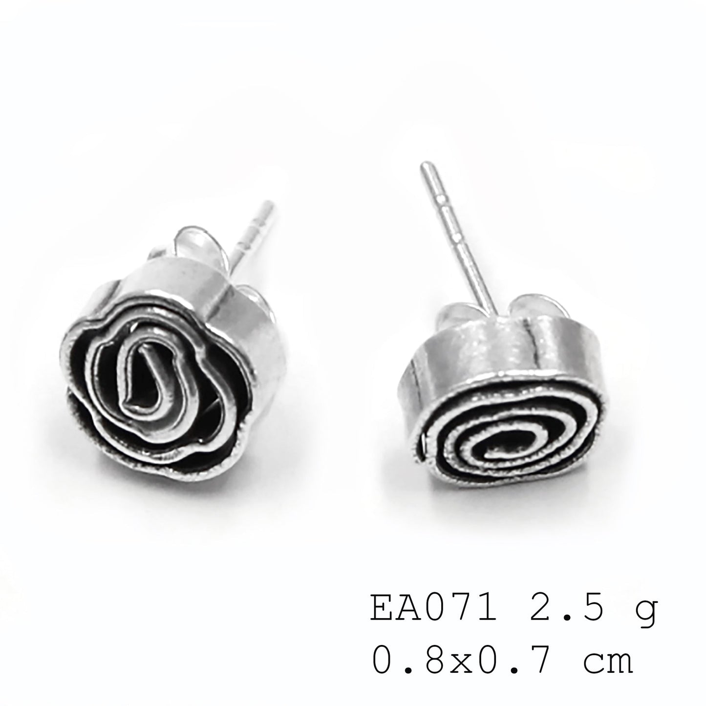 Timeless design, handmade quality. Flower earrings.