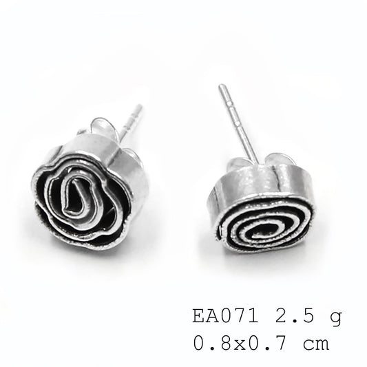 Timeless design, handmade quality. Flower earrings.