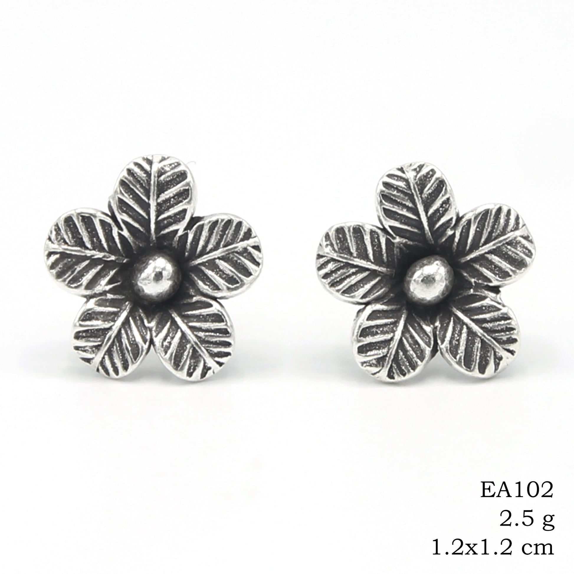 Sparkle with intent. Flower earrings.
