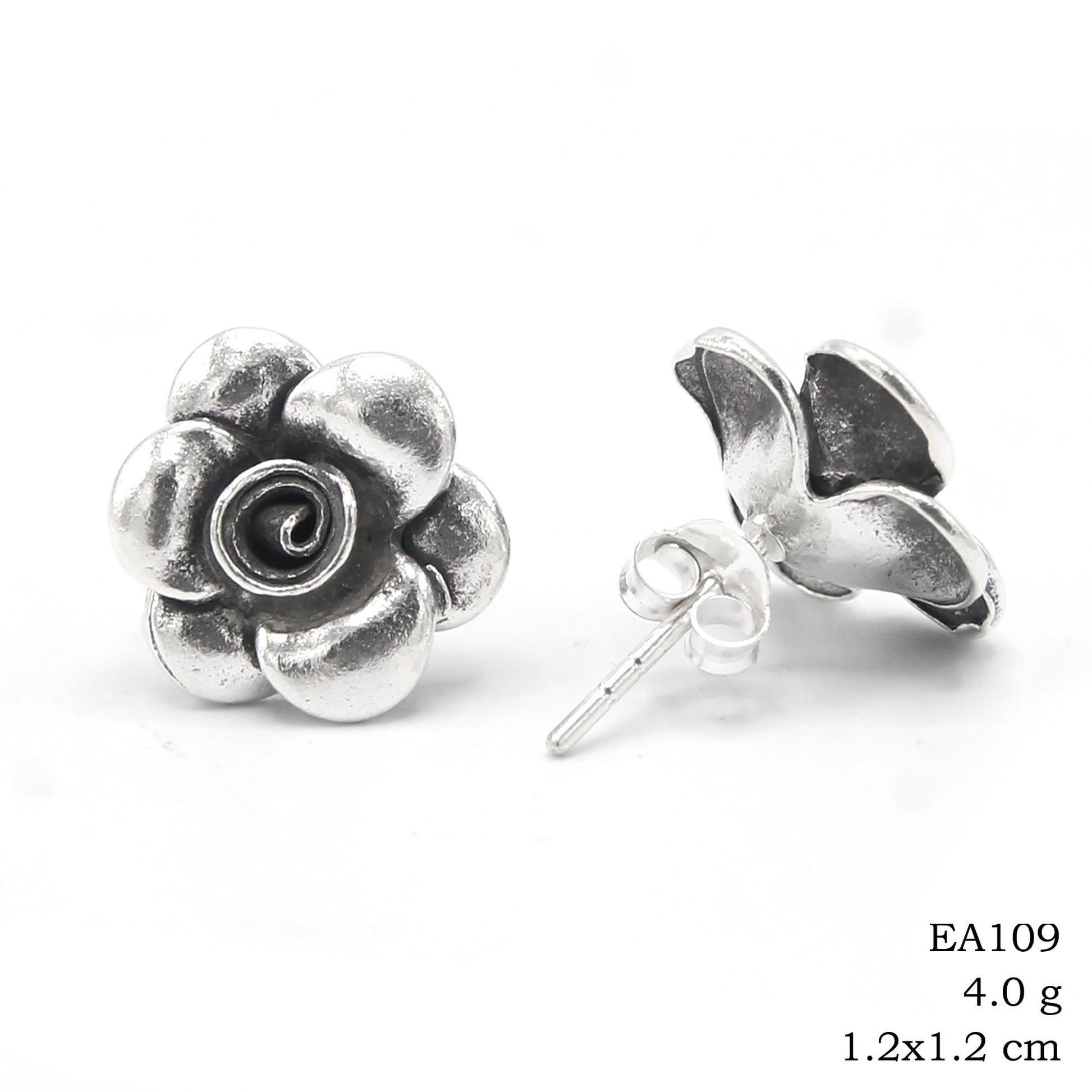 Sustainable sparkle. Silver earrings for good.