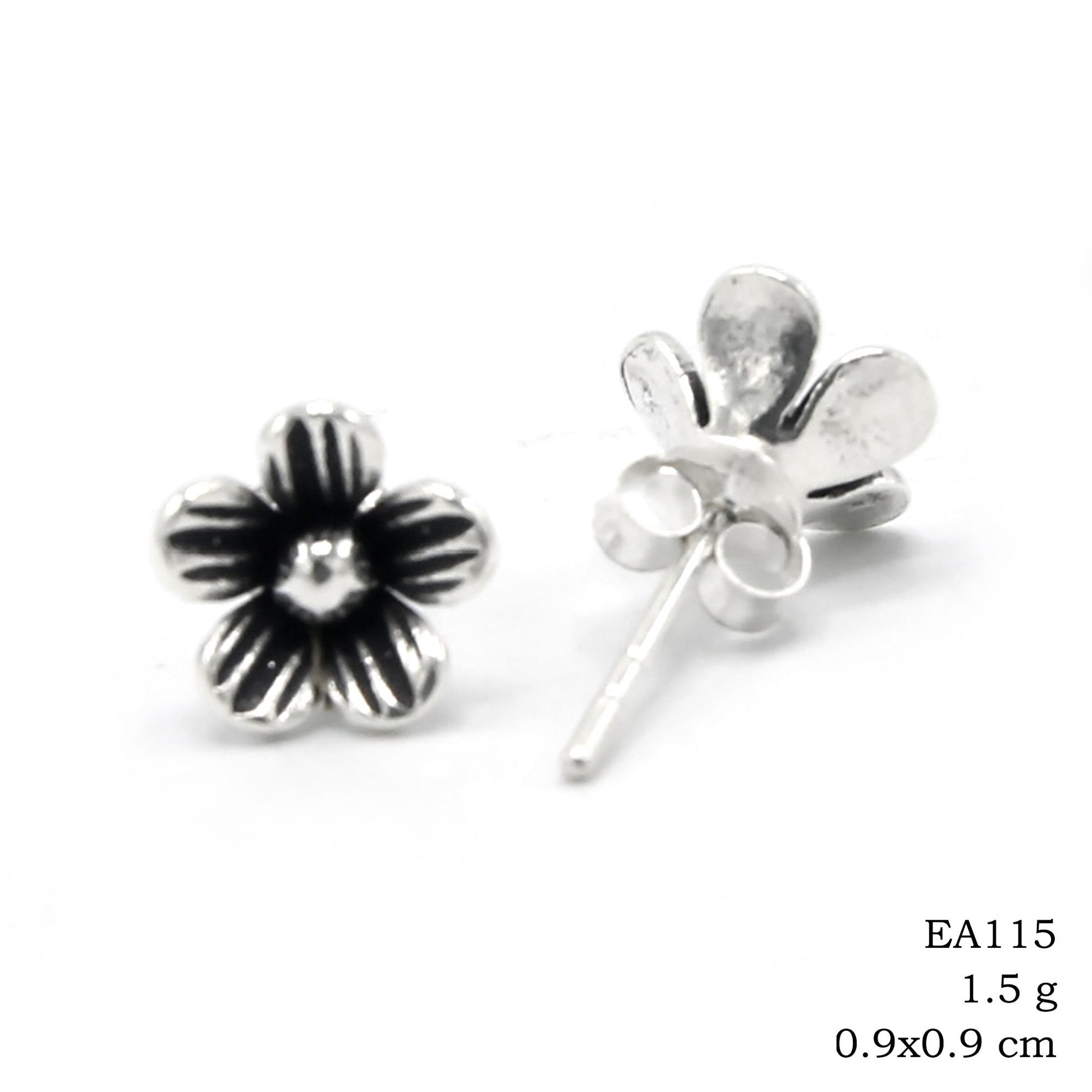 From my hands to your ears. Flower earrings.