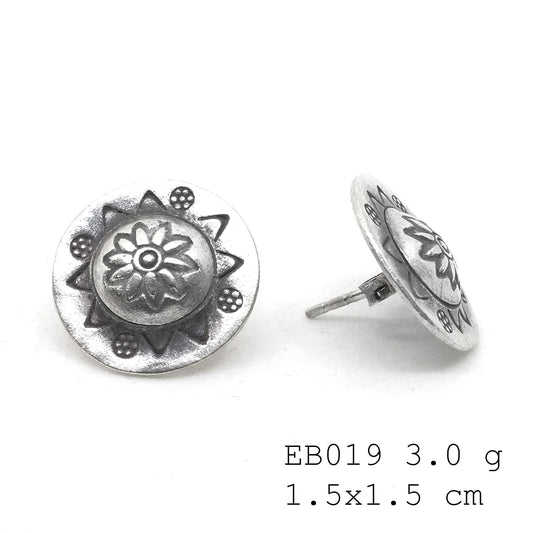 The sweetest handmade silver gifts. Handmade earrings.