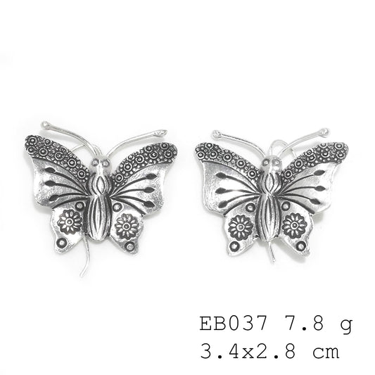 Unleash your style! Animal earrings.