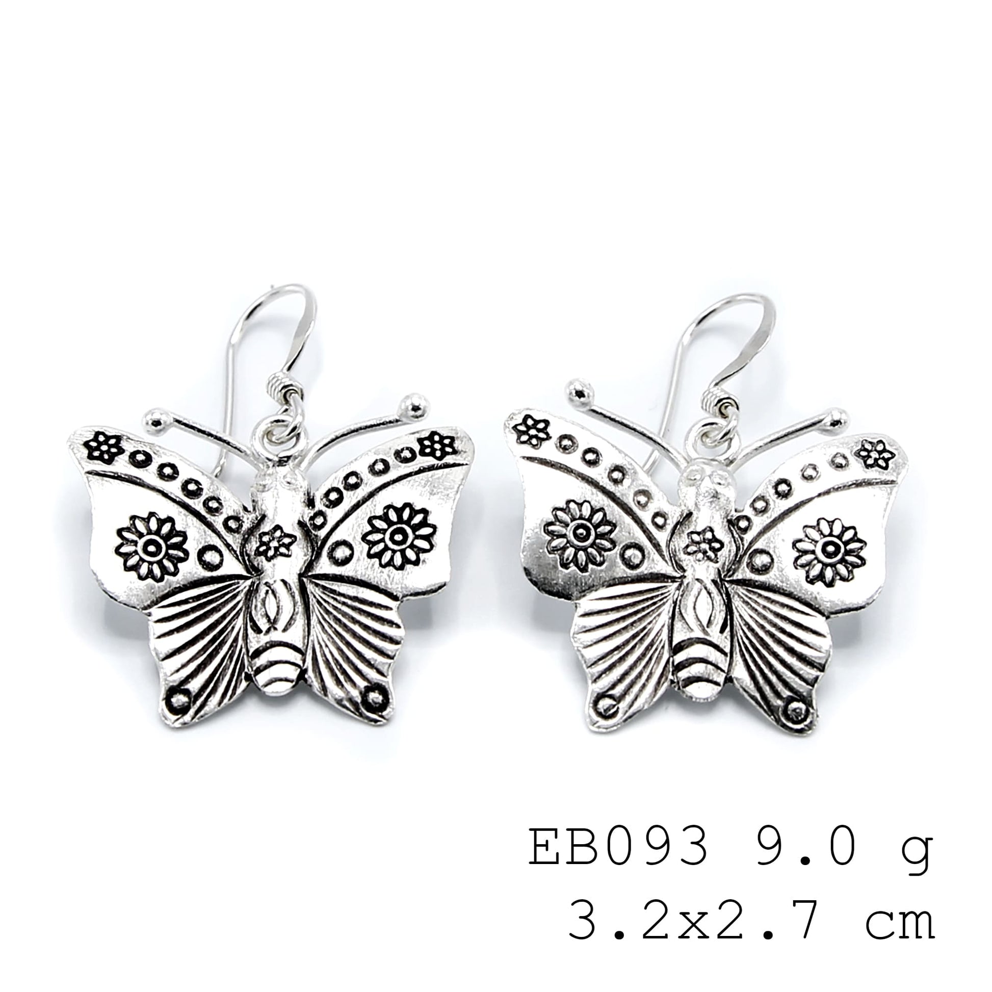 Elegant and playful. Silver earrings.