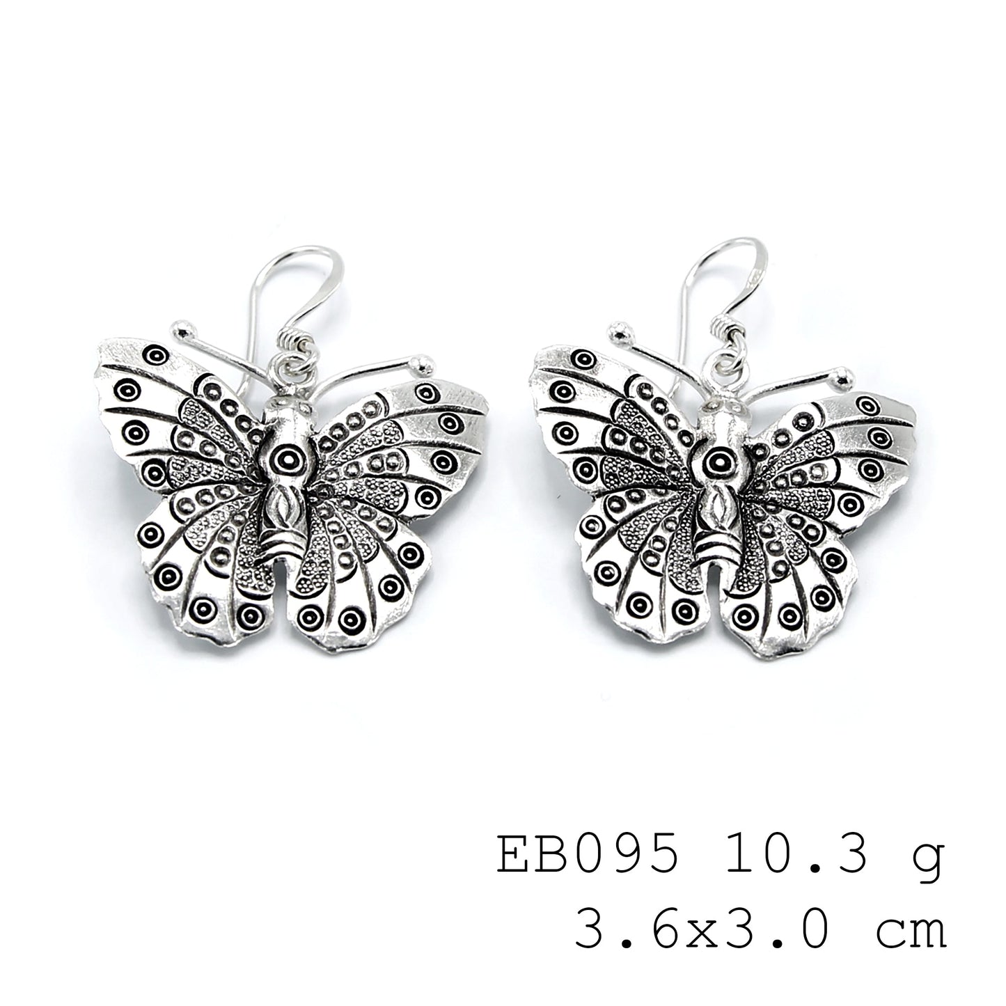 Tiny safari, big style. Must-have handmade animal silver earrings.