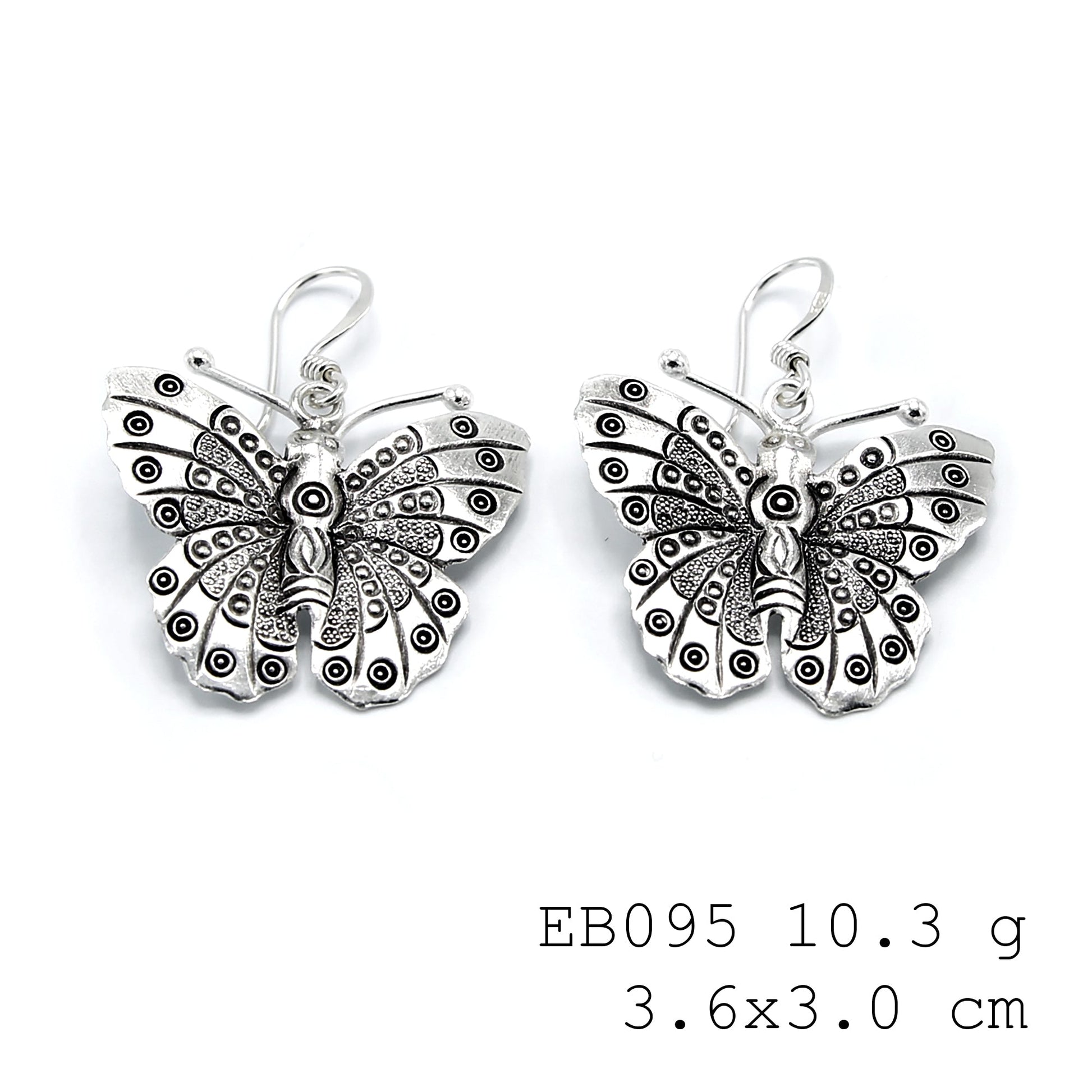 Tiny safari, big style. Must-have handmade animal silver earrings.