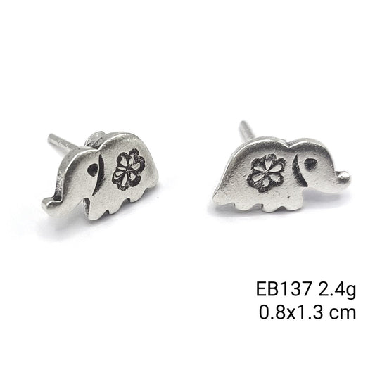 Capturing the wild in these silver earrings.