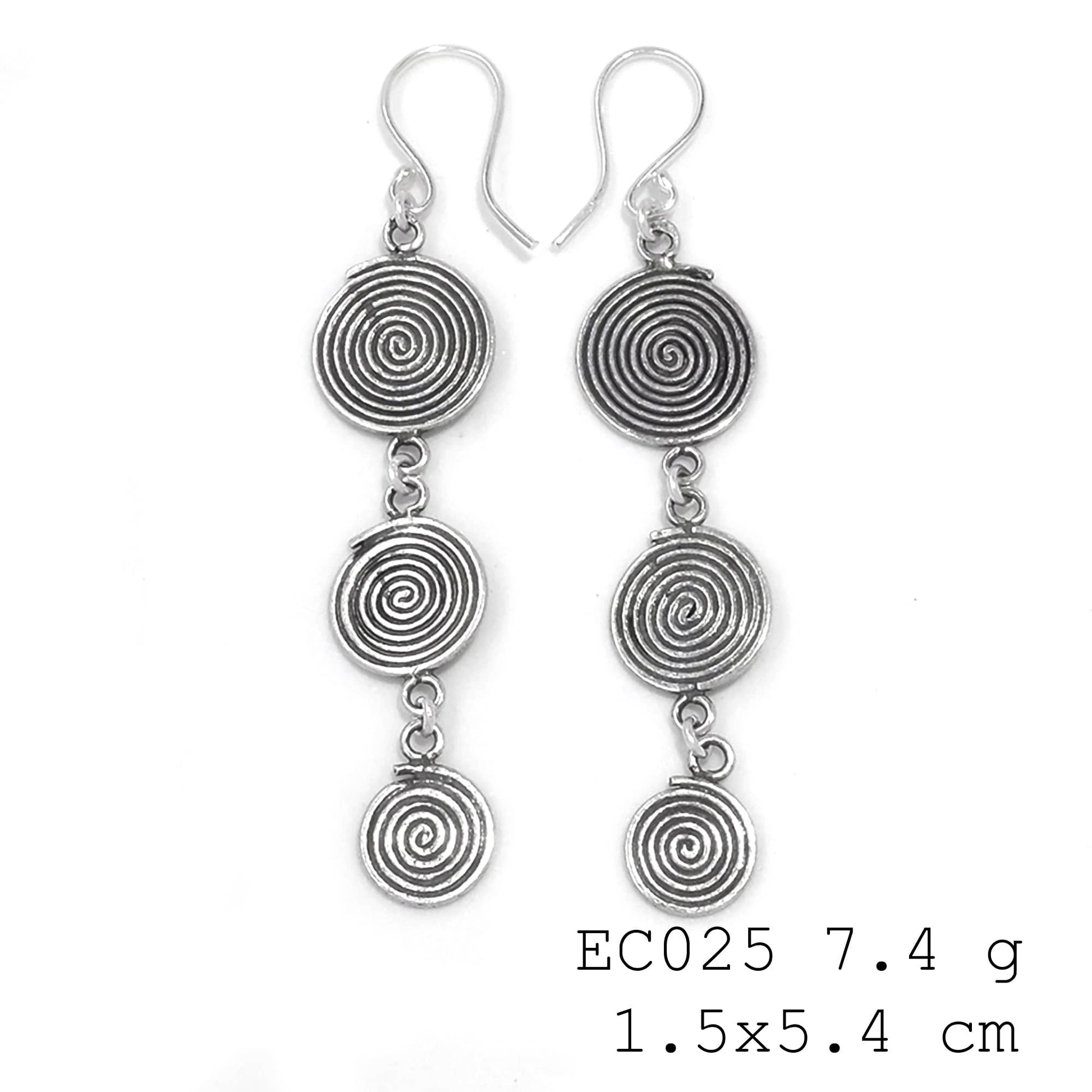 Trails of beauty. Snail Coin silver earrings.