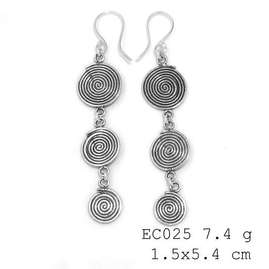Trails of beauty. Snail Coin silver earrings.