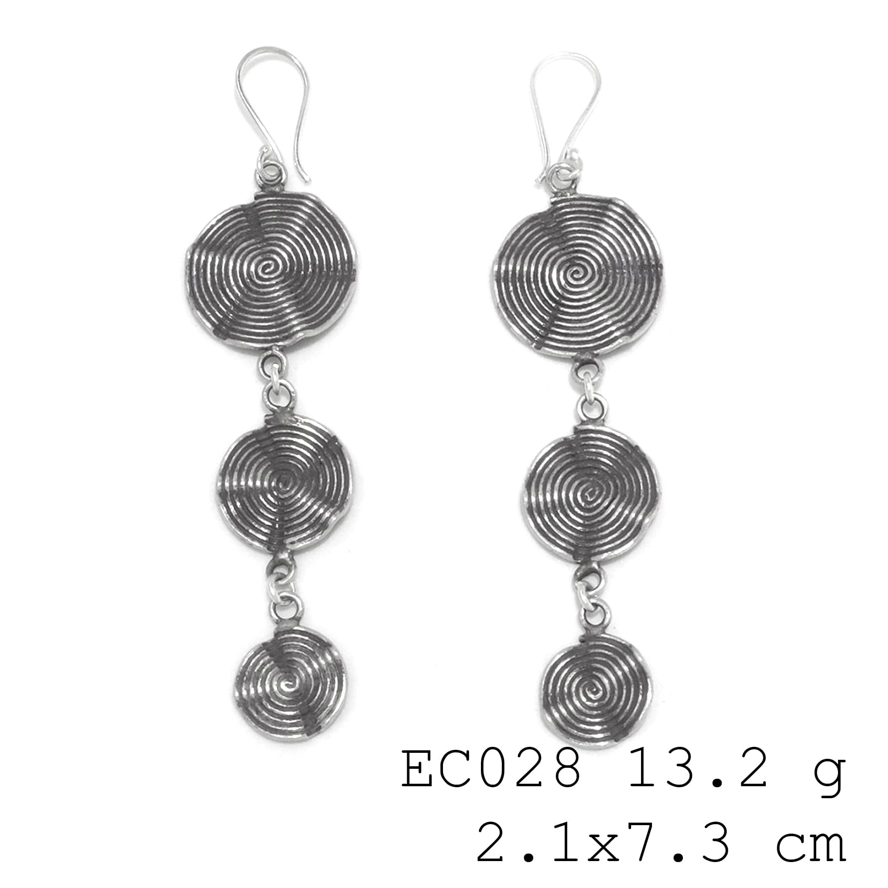 Effortlessly chic silver earrings.