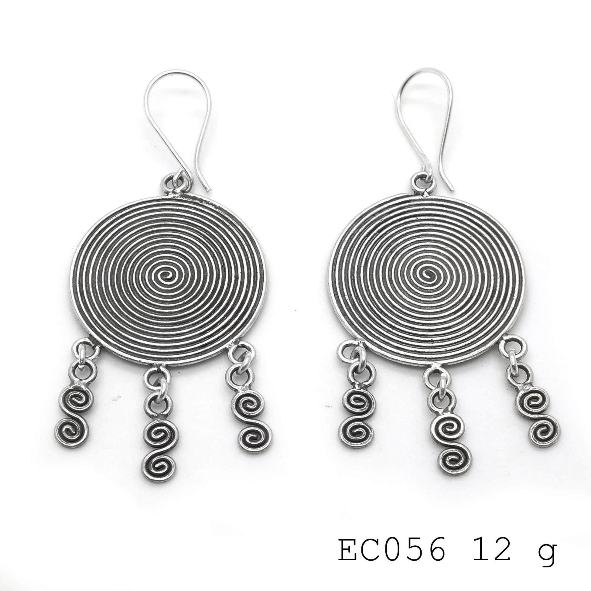 Just dropped: Silver earrings.