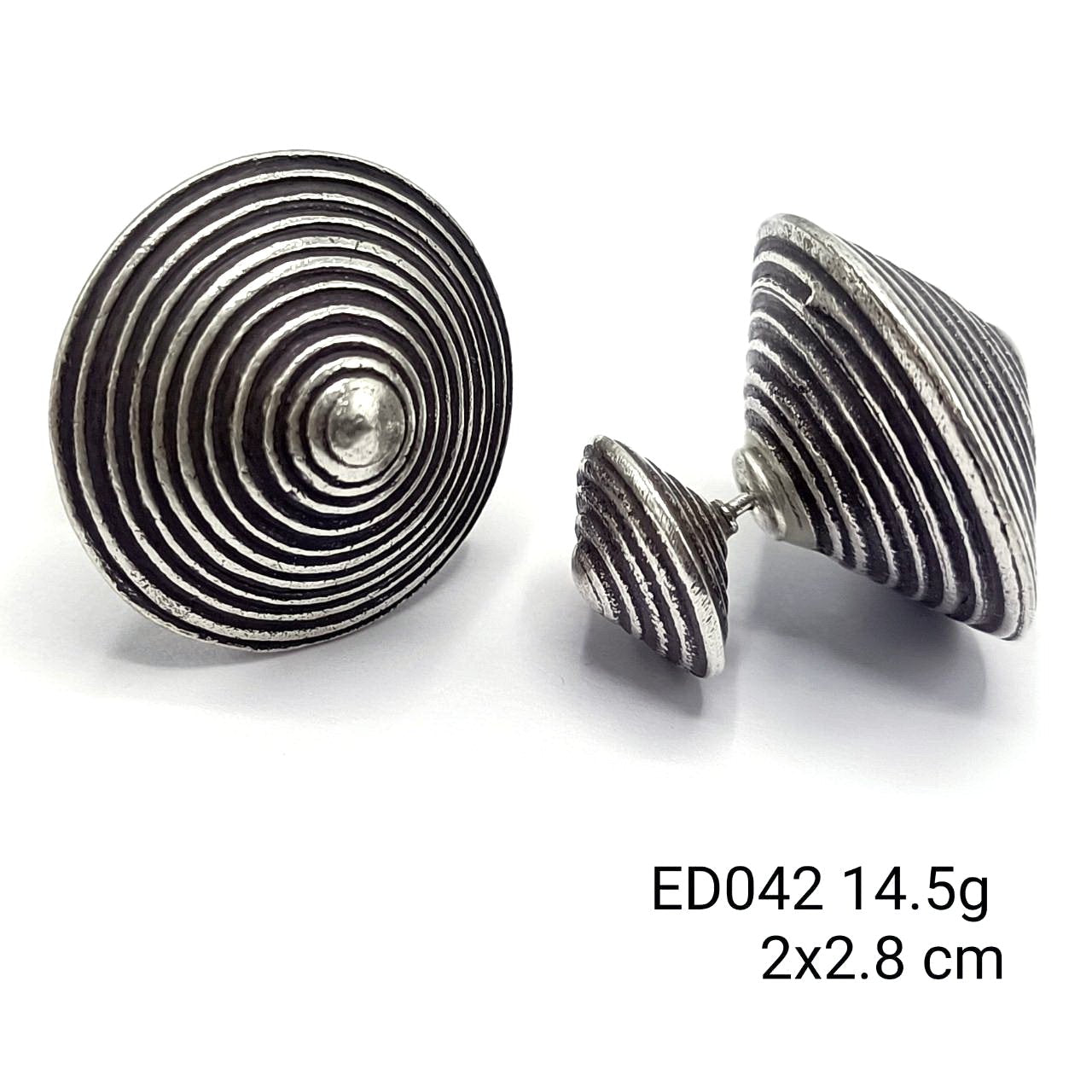 A touch of timeless shimmer. You can't go wrong with these silver earrings.