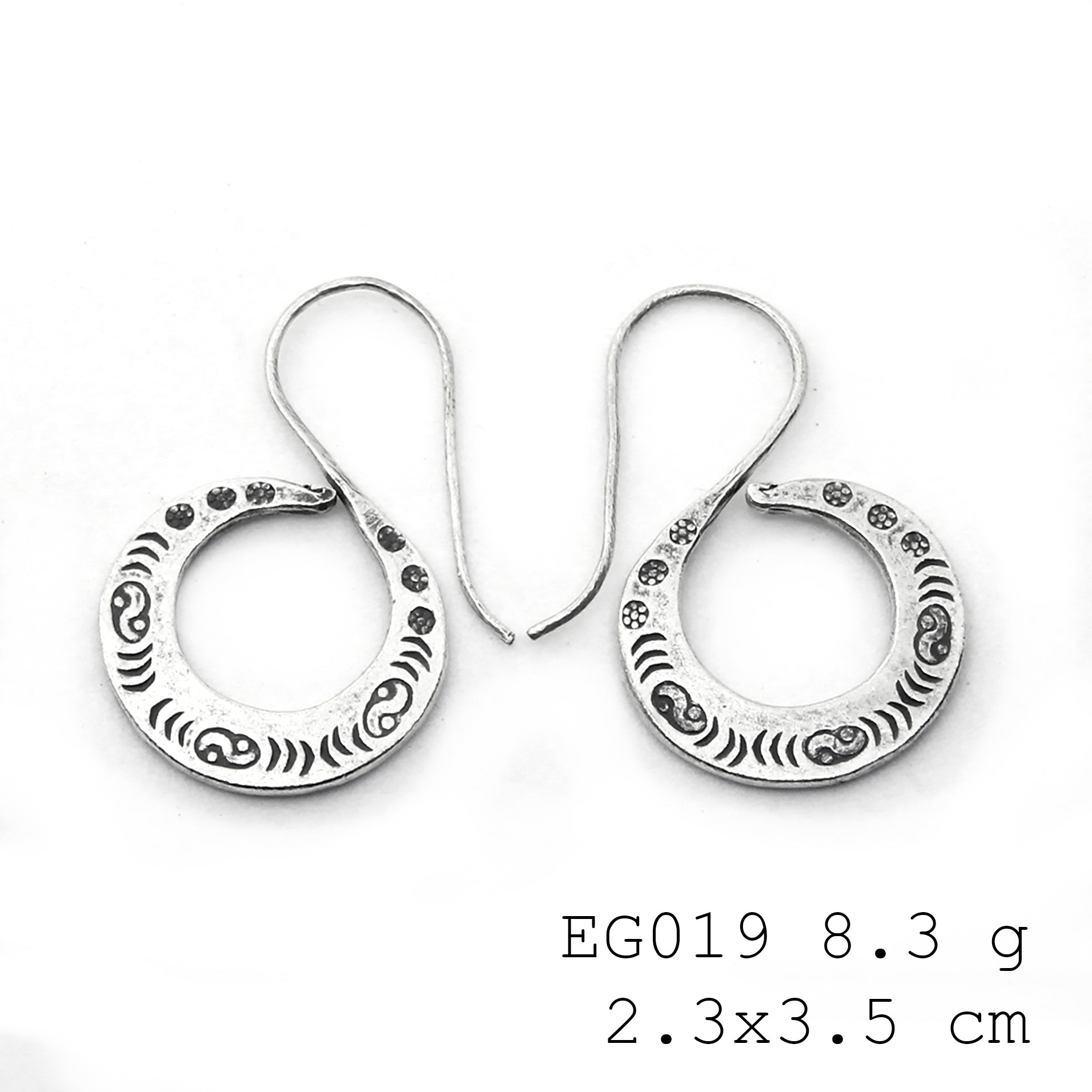 Hand-finished perfection in these silver earrings.