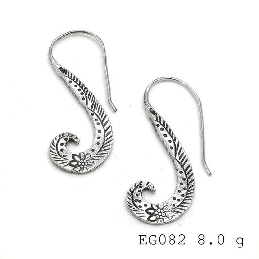 Shine bright with these hang silver earrings.
