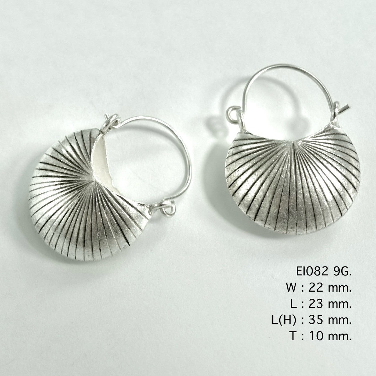 Bag-shape beauty in every silver earrings pair.