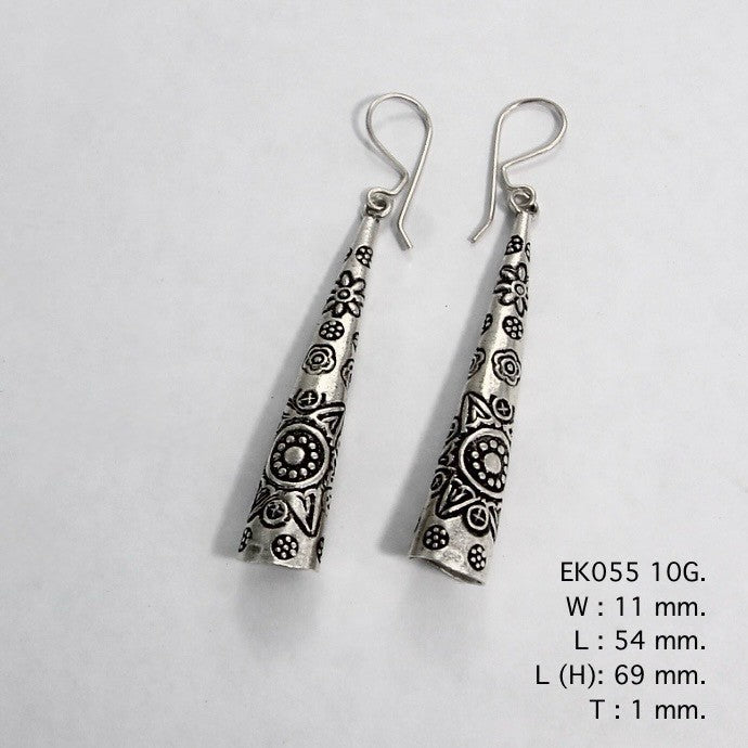 Bold geometric curves in these funnel silver earrings.