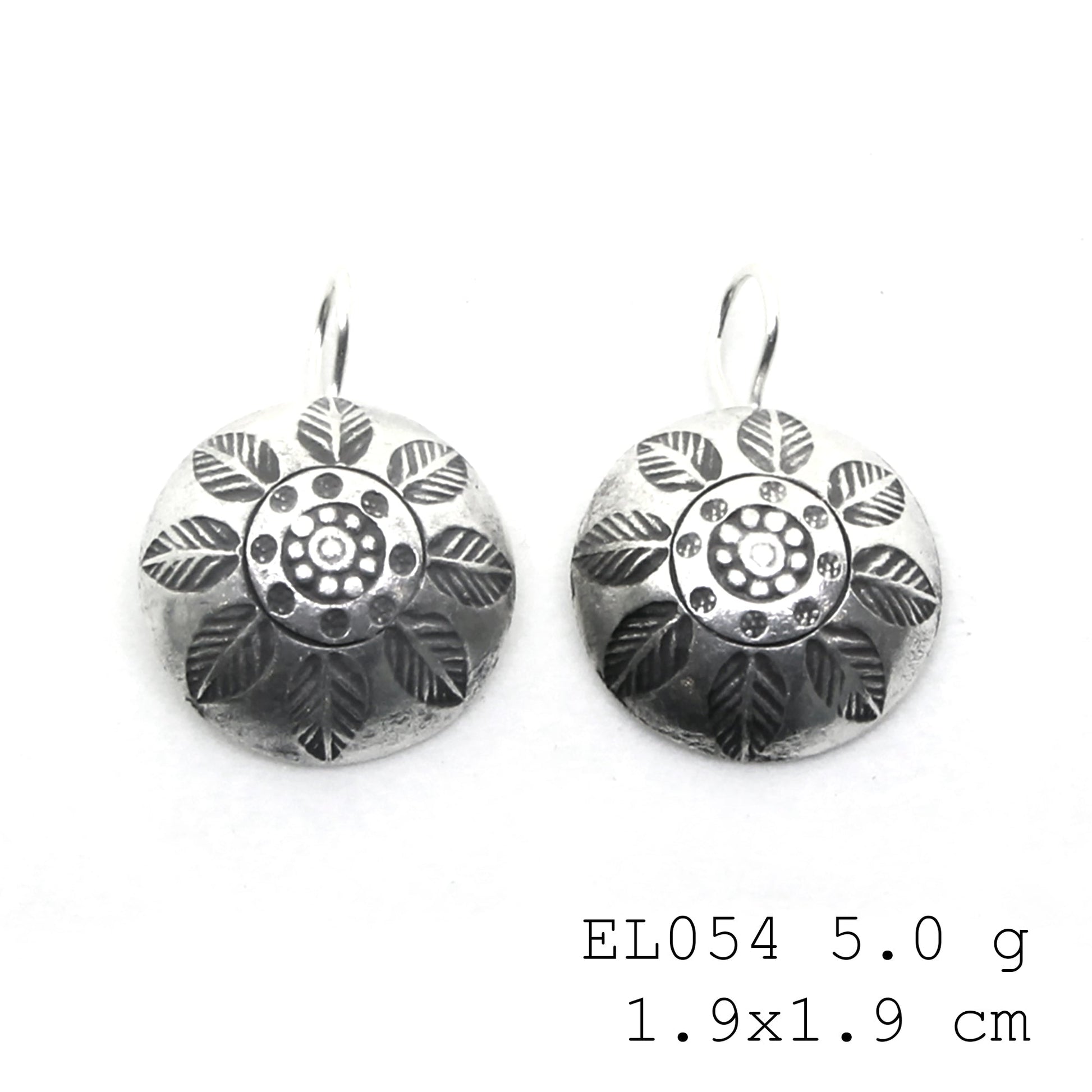 Pure silver artistry in every leaf-shape silver earrings.