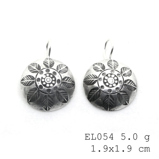 Pure silver artistry in every leaf-shape silver earrings.