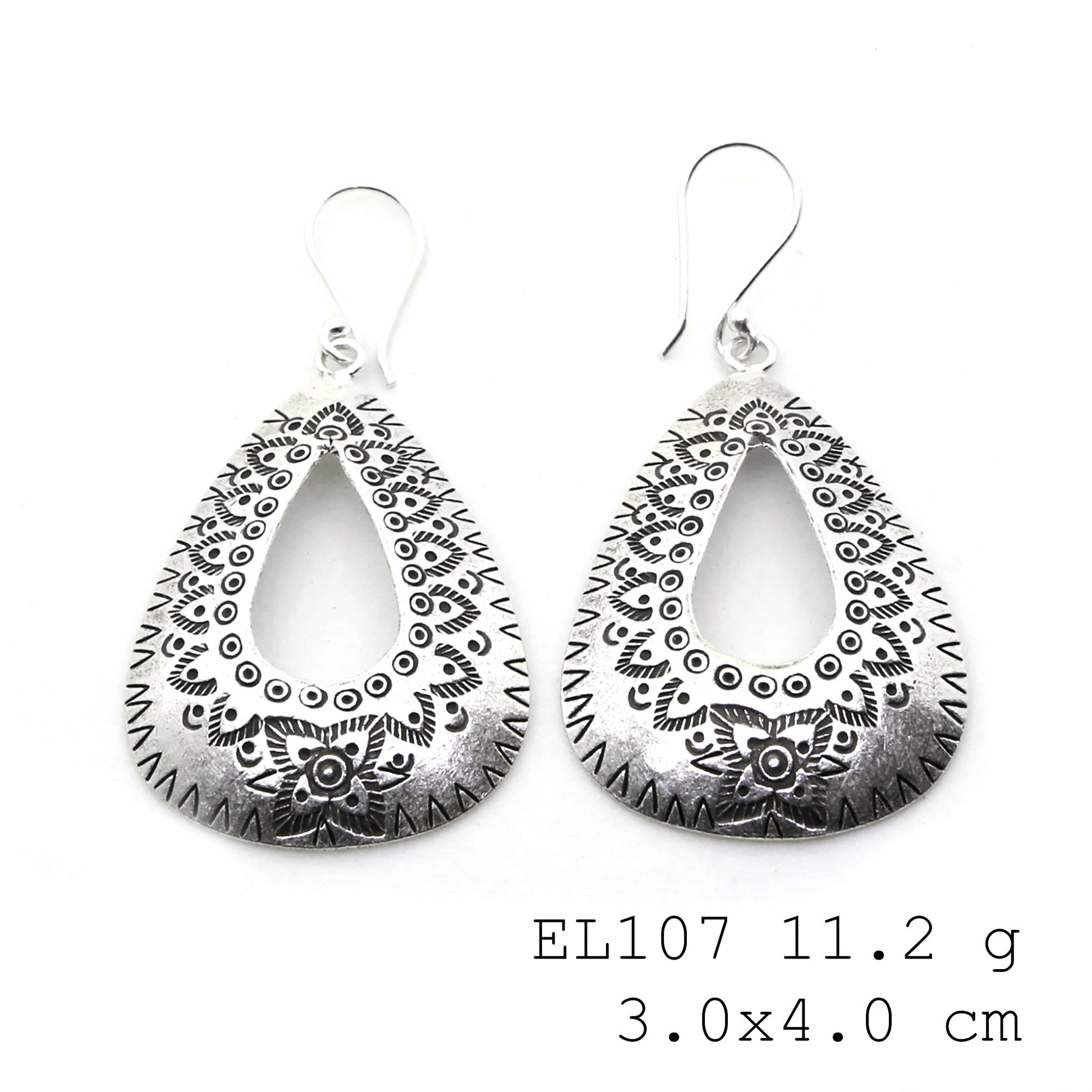 High-luster finish for these leaf silver earrings.
