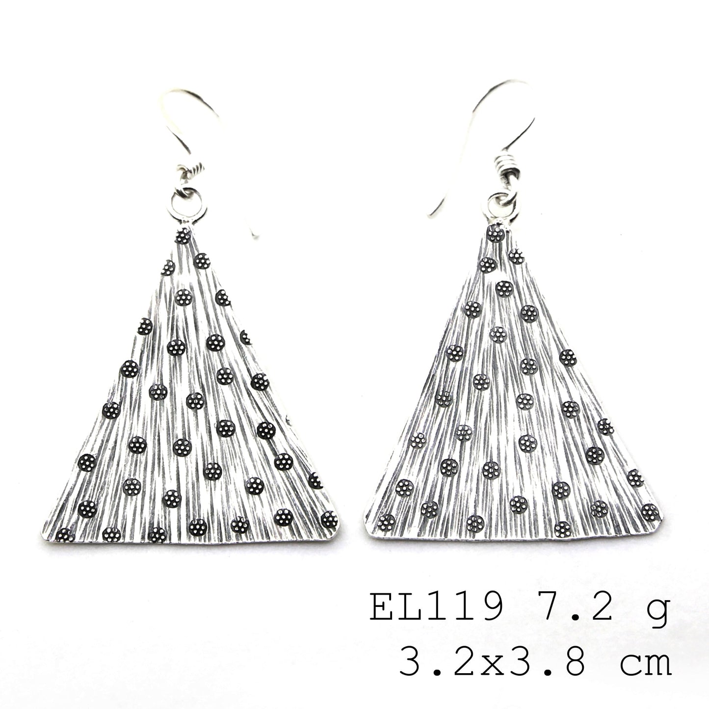 Fine silver threads in these leaf silver earrings.