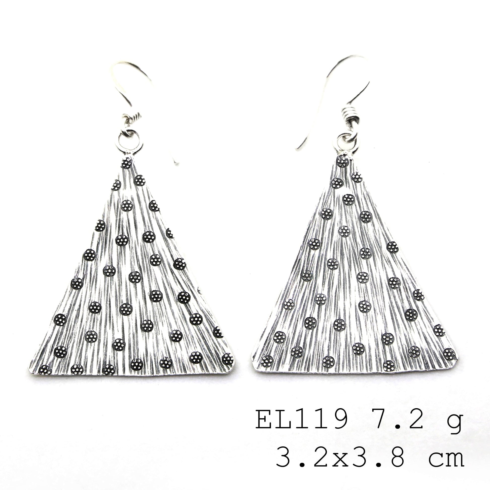 Fine silver threads in these leaf silver earrings.