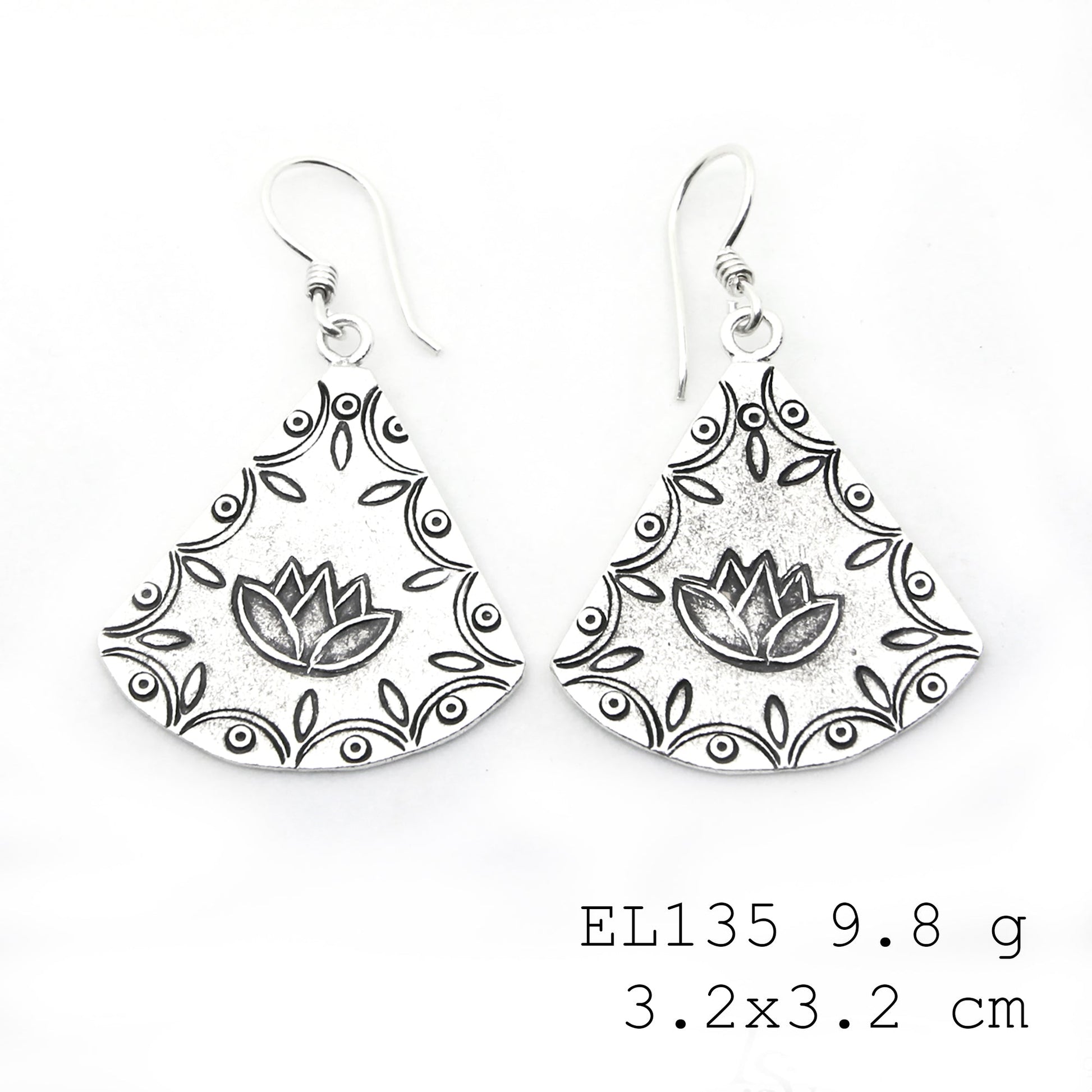 Solid pure silver leaf-shape silver earrings.