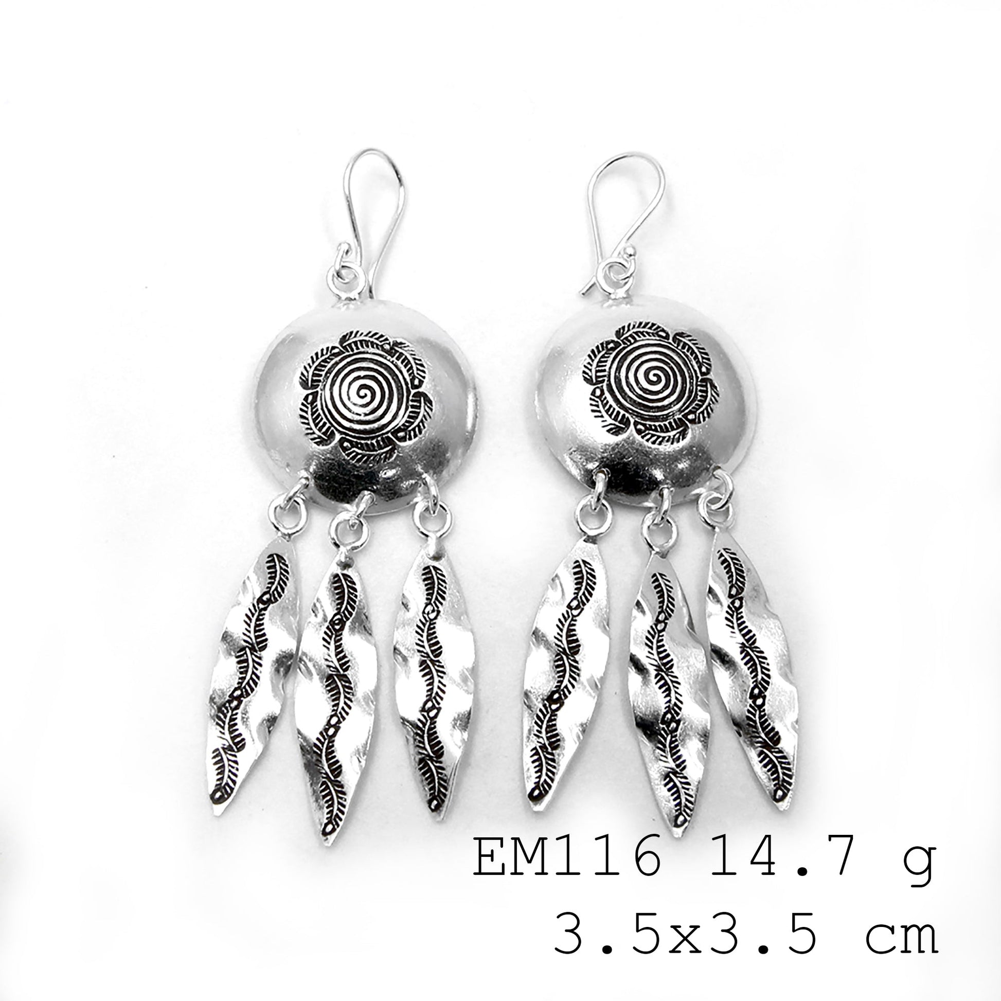 Complete your outfit with our 98% silver earrings.