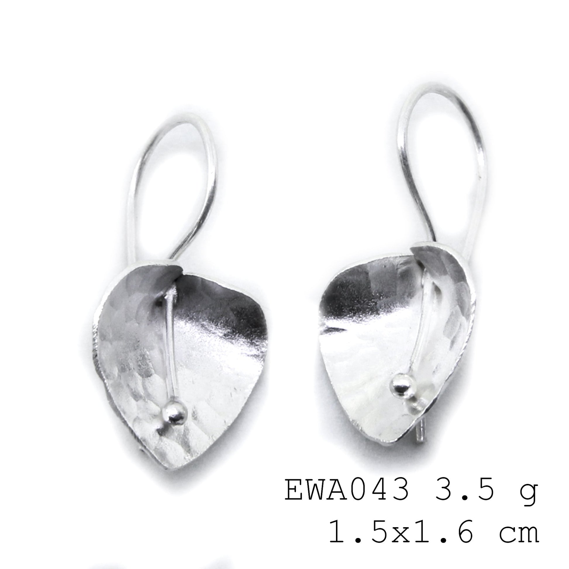 Shine brighter in our 98% pure white flower silver earrings.