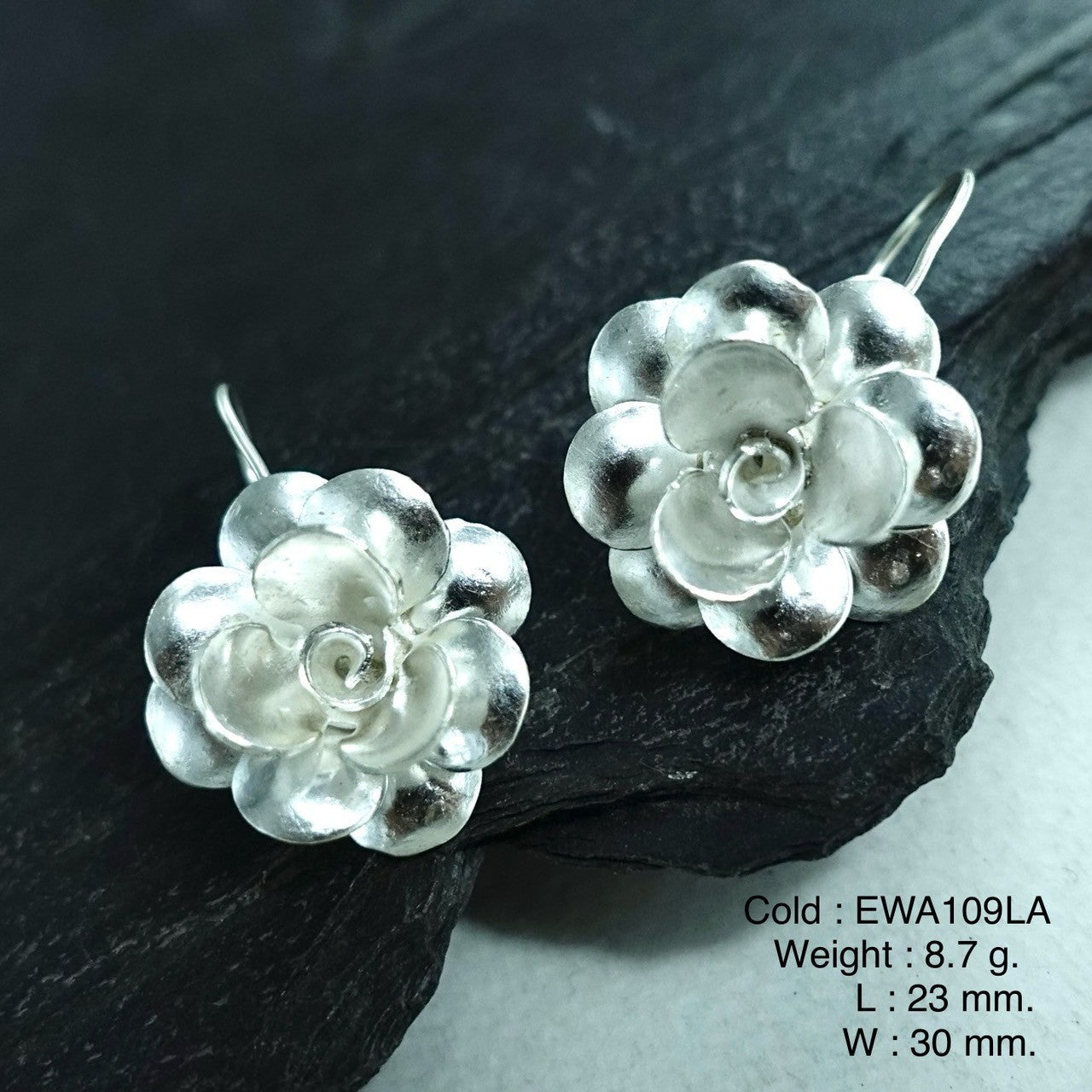 The 98% pure silver earrings everyone is clicking on.