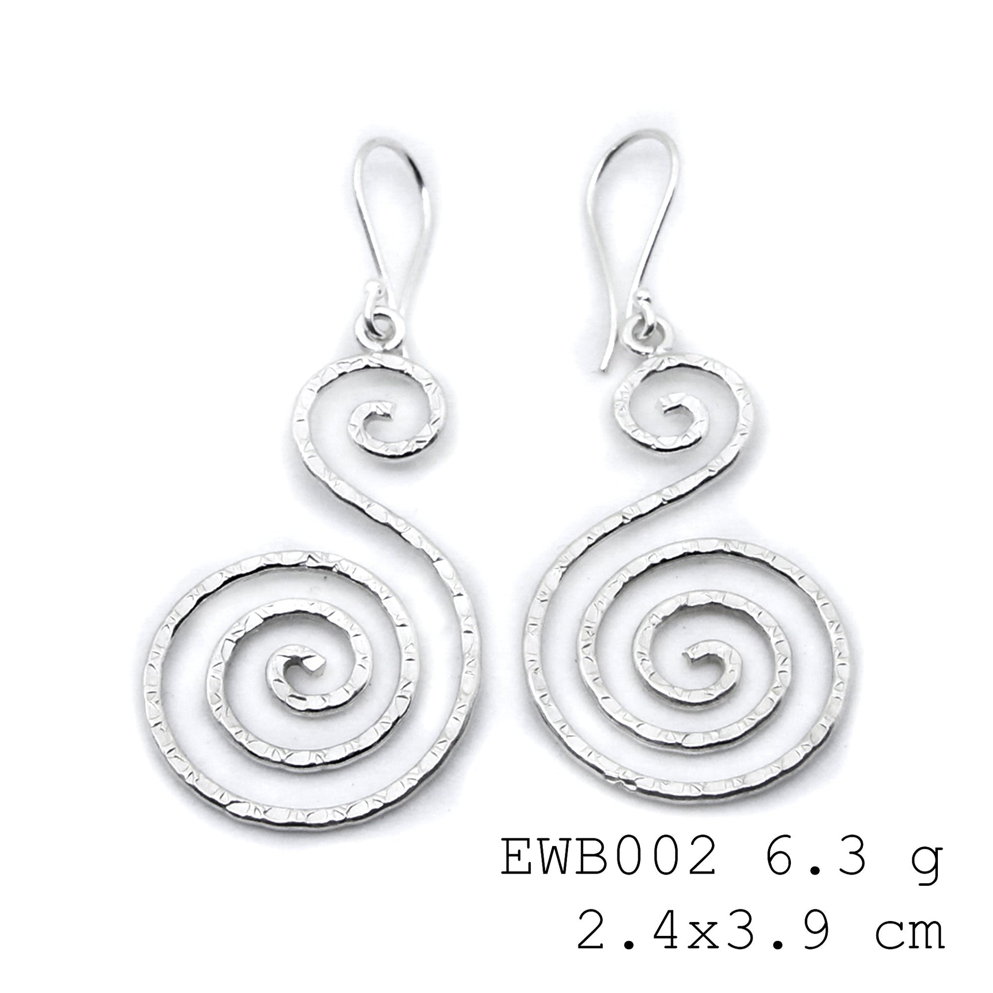 Final stock! Get your white line snail silver earrings today.