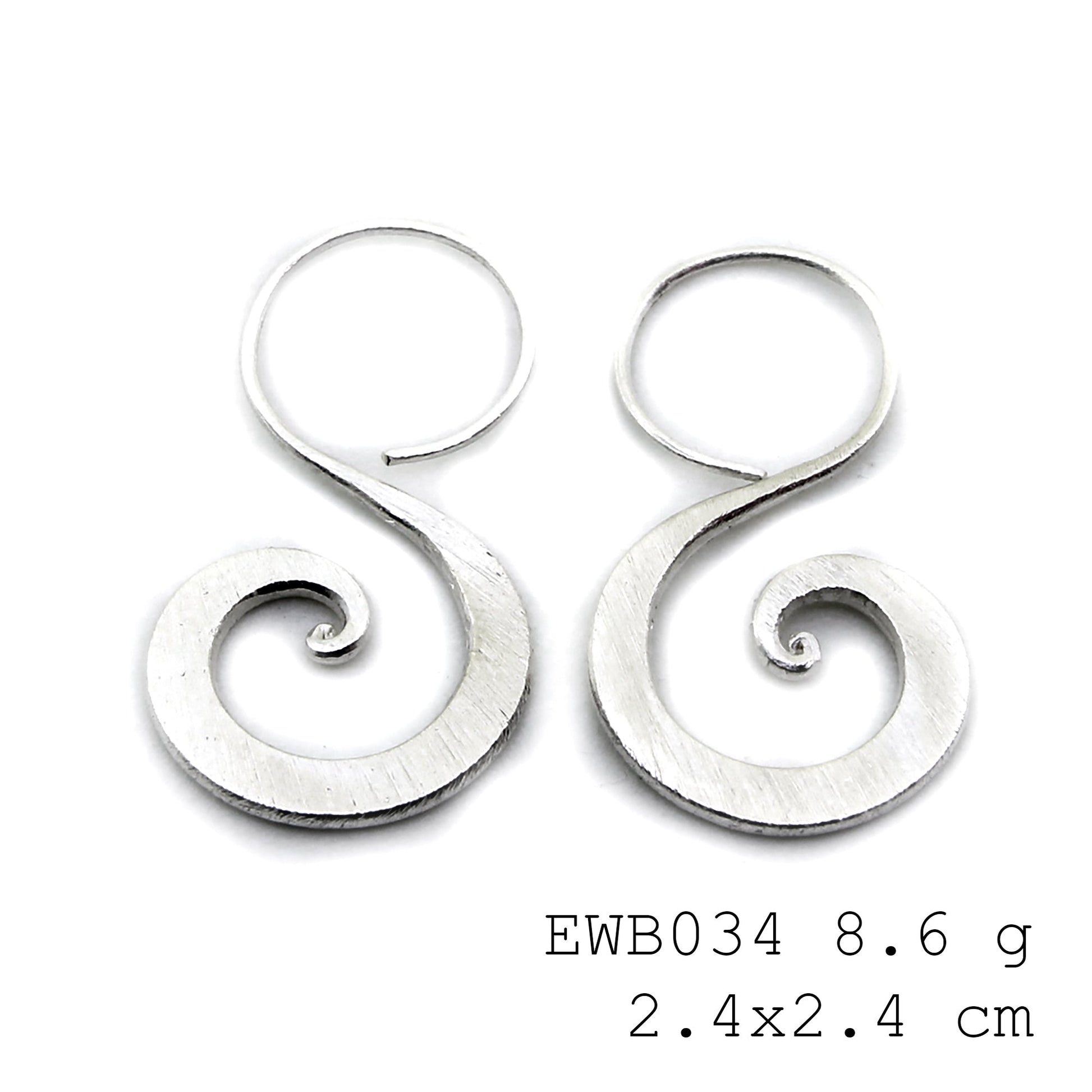 Don't wait! Secure your handmade white line snail silver earrings.