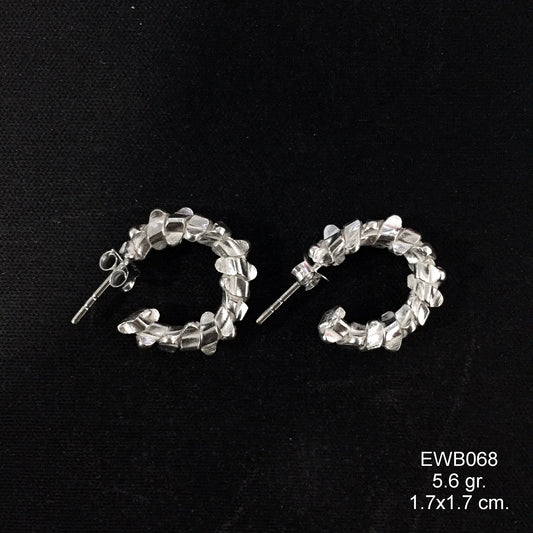 Your new conversation starter: White line snail silver earrings.