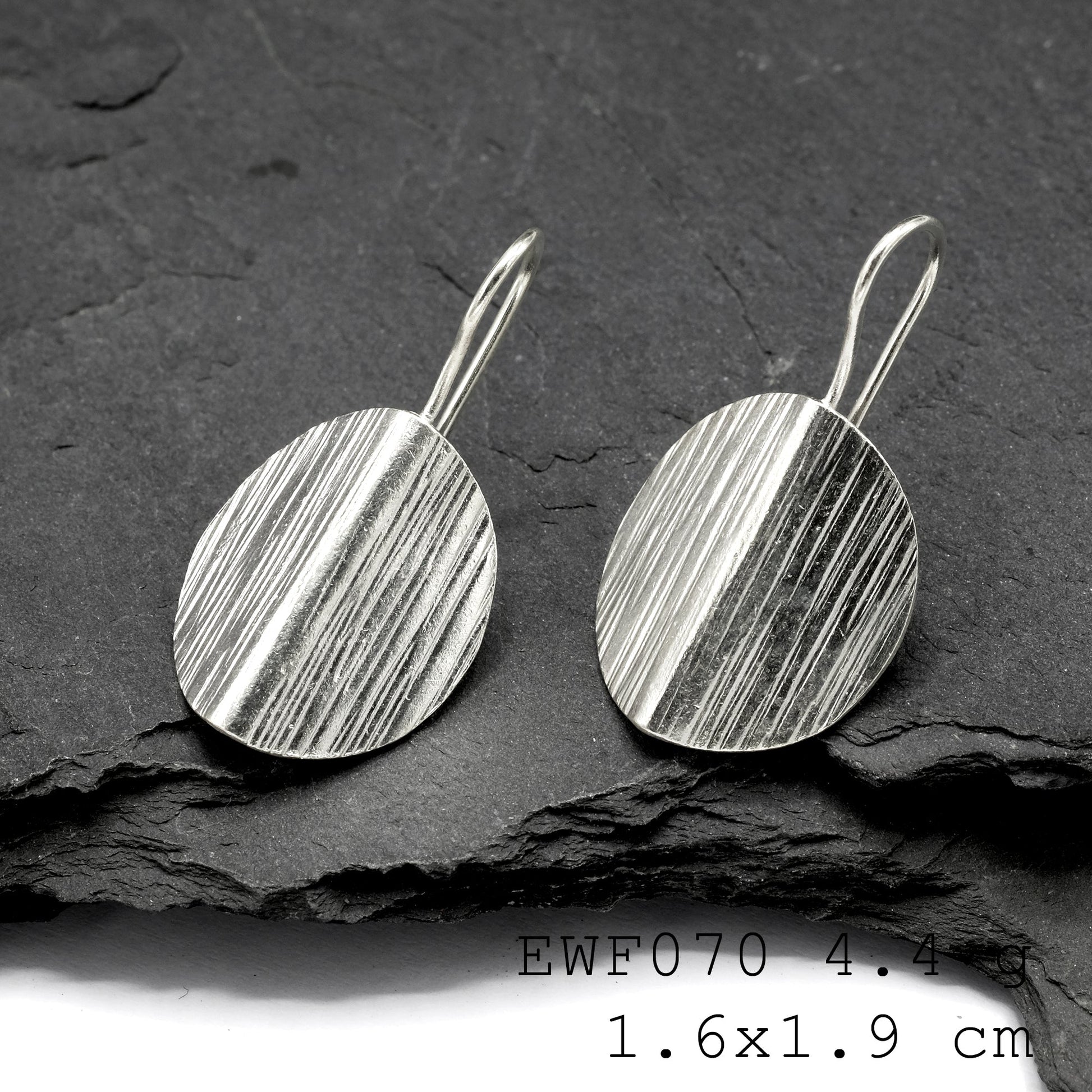Click to shop the 98% pure white sheet silver earrings!