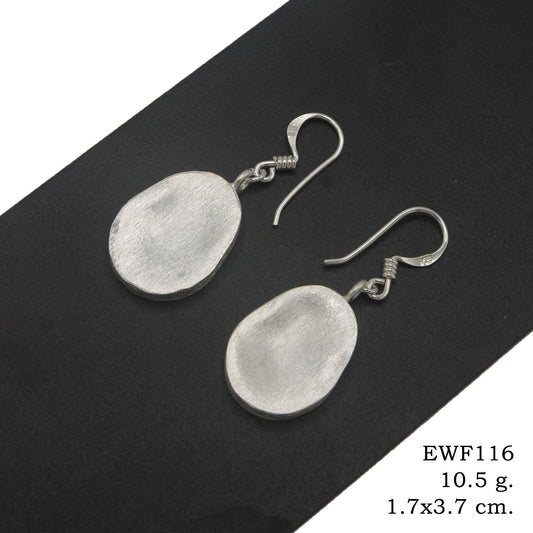 Level up your OOTD with these 98% pure silver earrings.