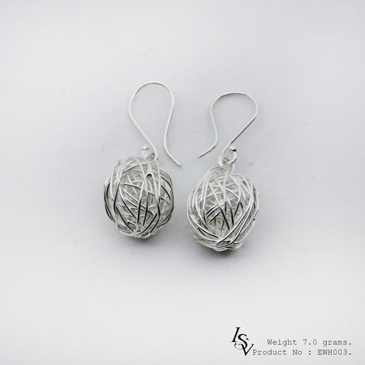 Pure 98% silver artistry! Discover our white bird's nest silver earrings.
