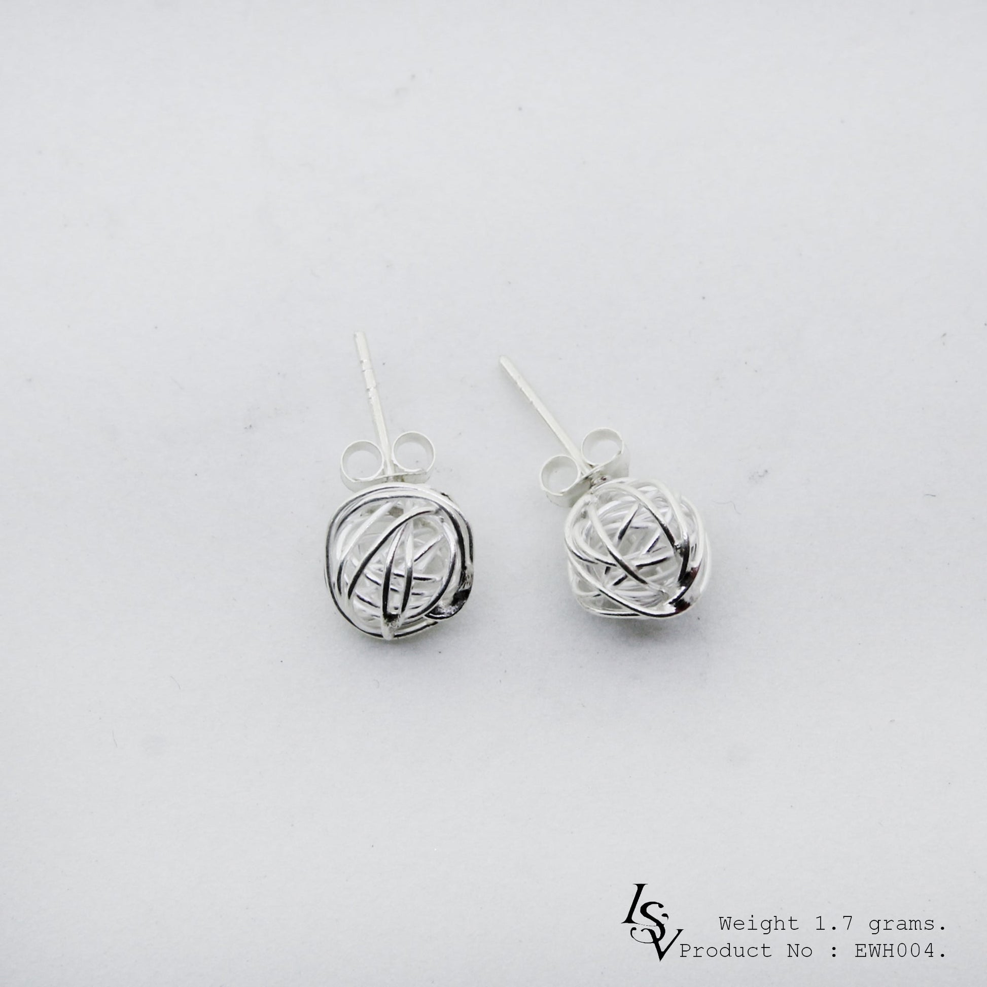 Hand-woven perfection! Grab these 98% pure white bird's nest silver earrings.