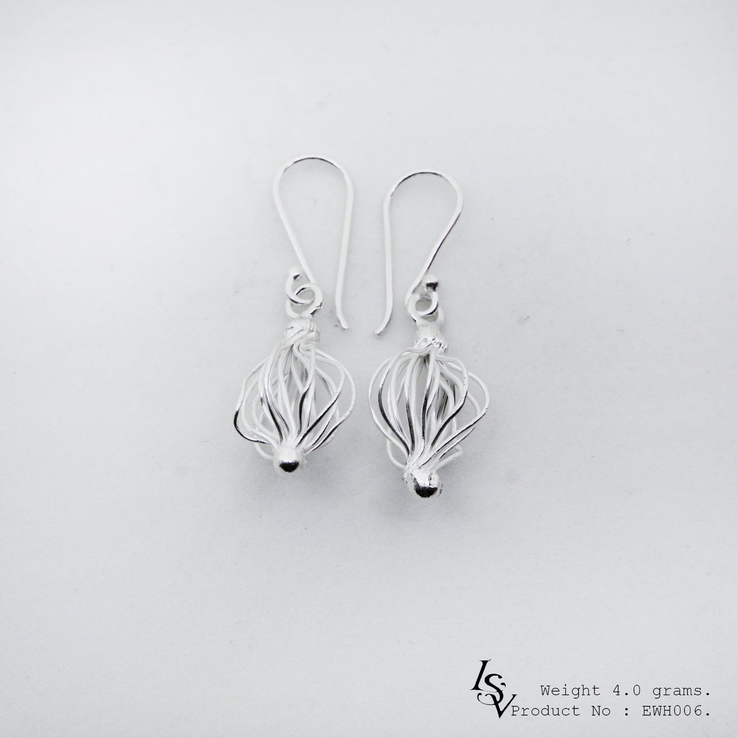 Detailed, delicate, and 98% pure: Shop our bird's nest silver earrings.